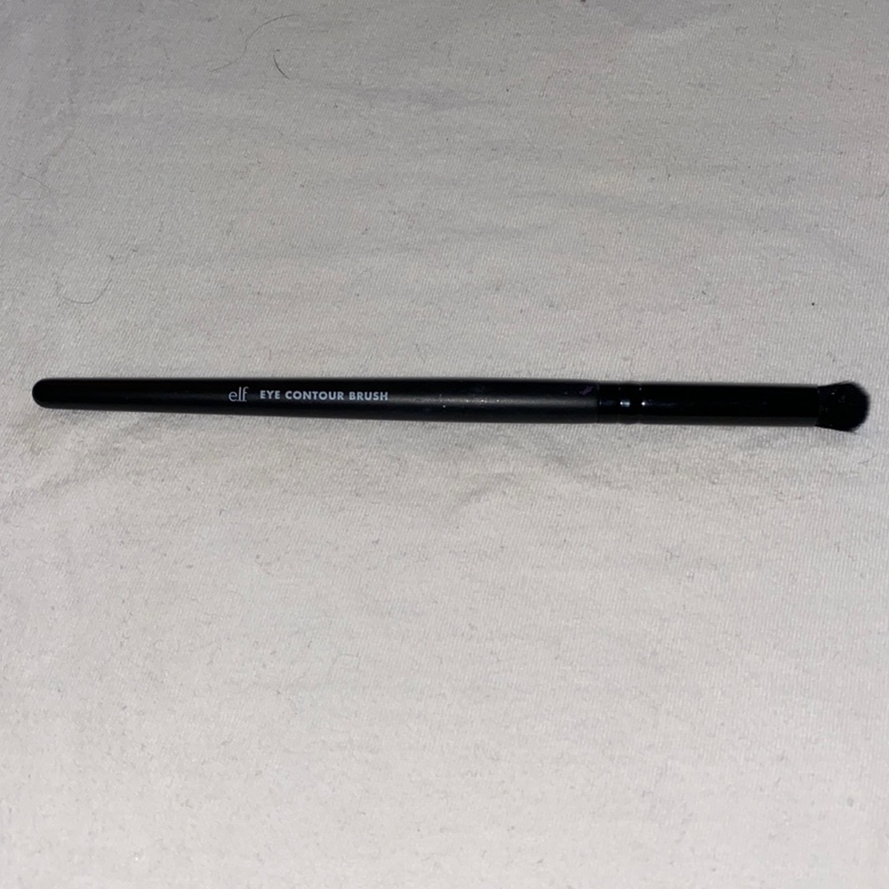 ELF Cosmetics Eye Contour Brush